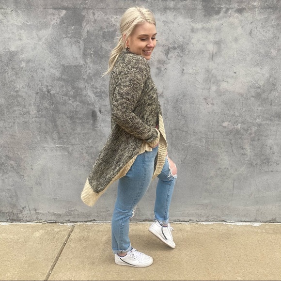 Skies Are Blue Cardigan - Picture 4 of 7